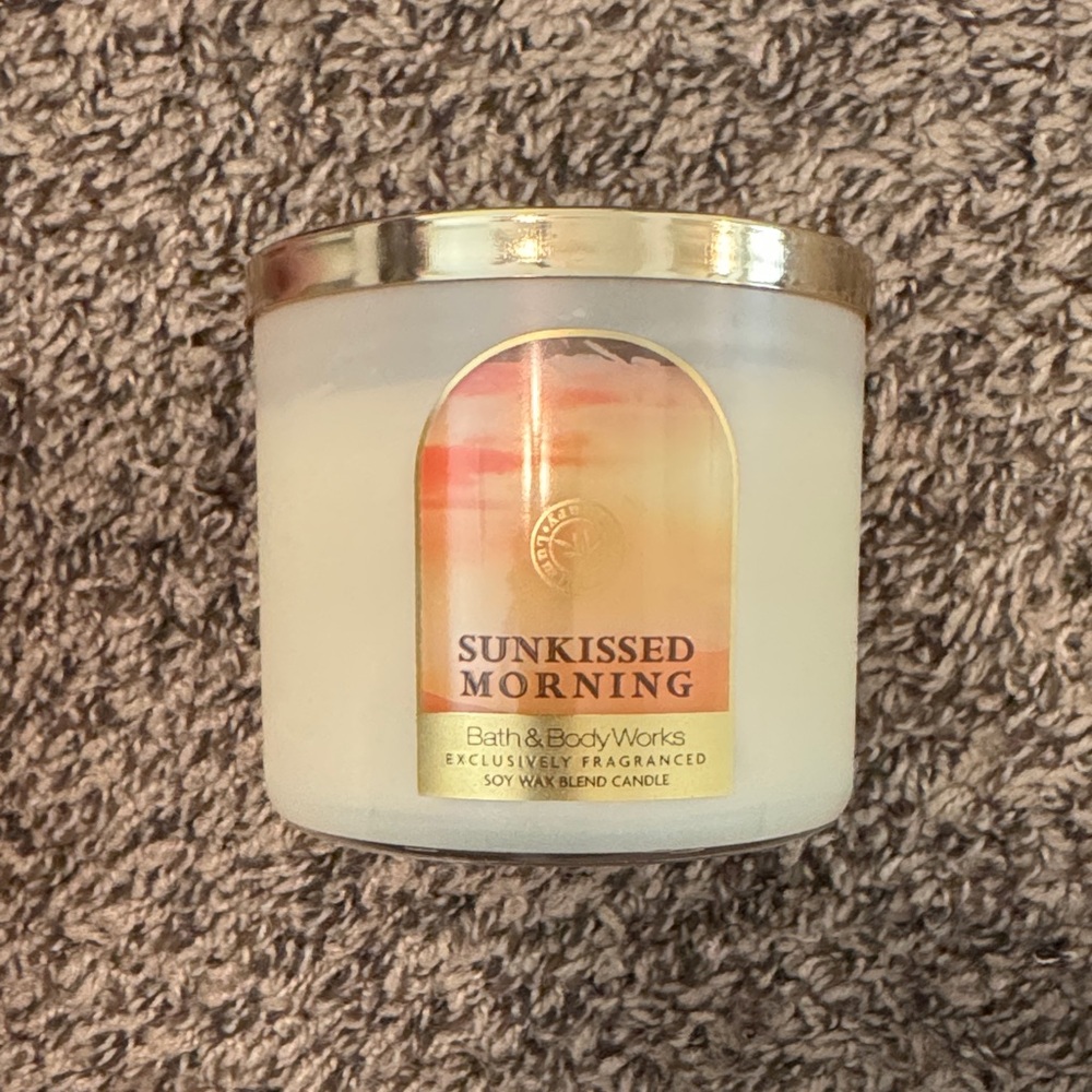 Brand New Bath & Body Works Sunkissed Morning Candle